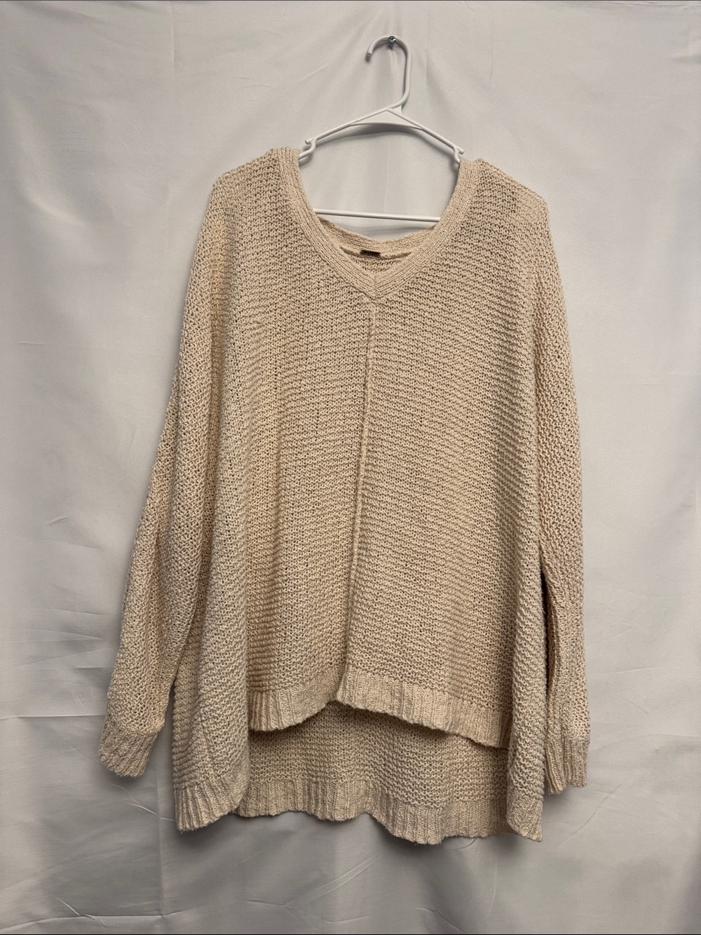 Free People Cozy V-Neck Cream Knit Sweater Women’s Size Large